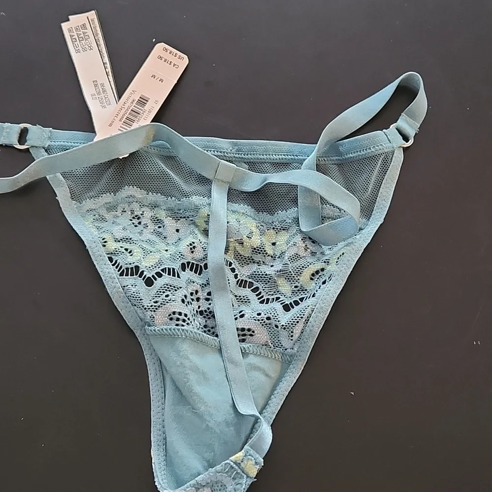 Victoria secret panties - Picture 2 of 3